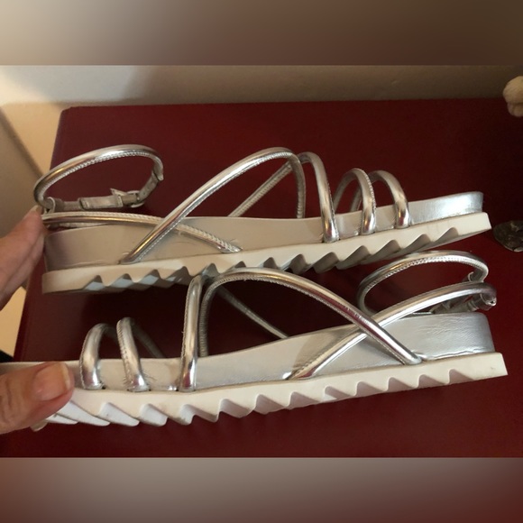 Marc Fisher Sandals- SZ 6.5M - Picture 7 of 8